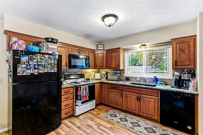 17640 Ionia Court, Lakeville, MN 55044 - Photo 8