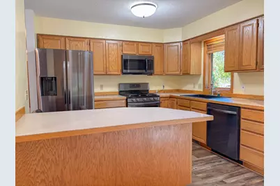 1727 S Court Street, Fergus Falls, MN 56537 - Photo 6