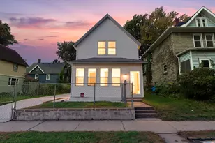 909 Park St, Saint Paul, MN 55117 - Photo 1