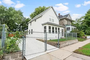 909 Park St, Saint Paul, MN 55117 - Photo 2
