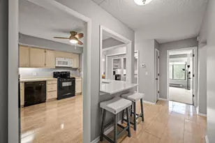 2455 Londin Ln E, Maplewood, MN 55119 - Photo 4