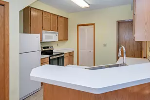 9175 Troon Ct, Woodbury, MN 55125 - Photo 10