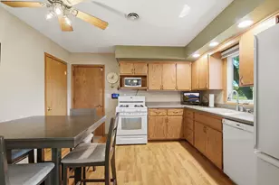 2128 Shale Ln, Eagan, MN 55122 - Photo 8