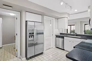 1235 Yale Pl, Minneapolis, MN 55403 - Photo 8