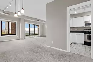 1235 Yale Pl, Minneapolis, MN 55403 - Photo 6