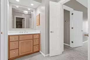 1235 Yale Pl, Minneapolis, MN 55403 - Photo 14