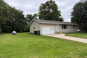 502 Prospect St, Milroy, MN 56263 - Photo 18