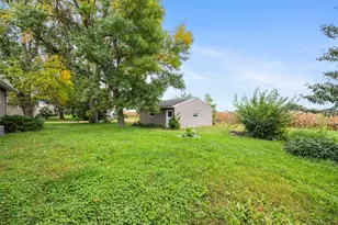 90 10th St SE, Wells, MN 56097 - Photo 38