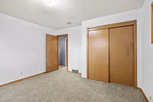 90 10th St SE, Wells, MN 56097 - Photo 18