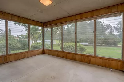 205 N Thompson, Delavan, MN 56023 - Photo 18