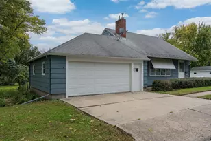 205 N Thompson, Delavan, MN 56023 - Photo 2