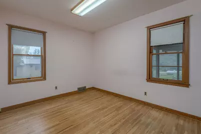 205 N Thompson, Delavan, MN 56023 - Photo 20