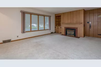 205 N Thompson, Delavan, MN 56023 - Photo 6