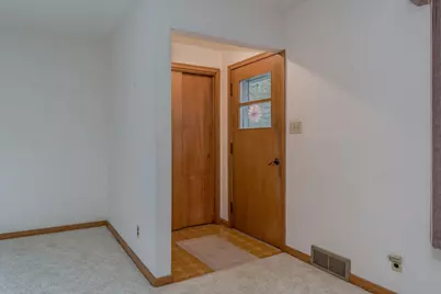 205 N Thompson, Delavan, MN 56023 - Photo 4