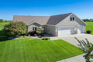812 S 36th Street S, Moorhead, MN 56560 - Photo 2