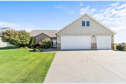 812 S 36th Street S, Moorhead, MN 56560 - Photo 1