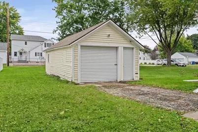 36 S Elm Street, La Crescent, MN 55947 - Photo 18