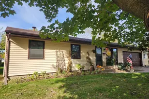 1016 Jackson Street S, Shakopee, MN 55379 - Photo 1