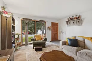 1016 Jackson Street S, Shakopee, MN 55379 - Photo 4