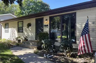 1016 Jackson Street S, Shakopee, MN 55379 - Photo 1