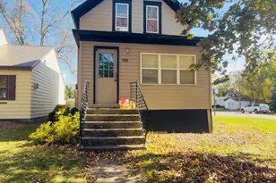 361 S 9th St, Bird Island, MN 55310 - Photo 1