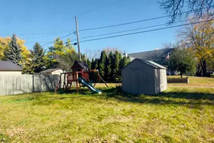 361 S 9th St, Bird Island, MN 55310 - Photo 4