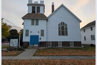 405 S Broadway, Wells, MN 56097 - Photo 2