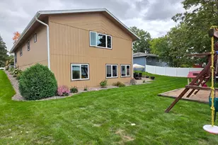 330 9th St NW, Plainview, MN 55964 - Photo 14