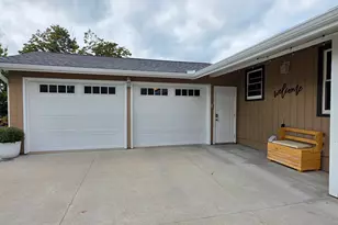 330 9th St NW, Plainview, MN 55964 - Photo 4