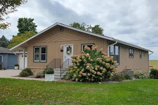 330 9th St NW, Plainview, MN 55964 - Photo 2