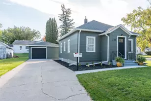 221 Bryan Ave, Owatonna, MN 55060 - Photo 2