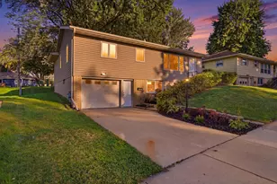 2642 11th Ave NW, Rochester, MN 55901 - Photo 2