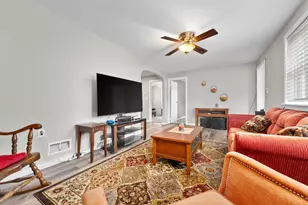205 W South Ave, Chippewa Falls, WI 54729 - Photo 6