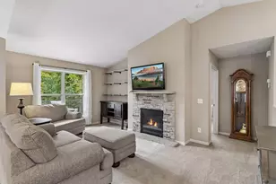 832 Aurora Cir, Red Wing, MN 55066 - Photo 10