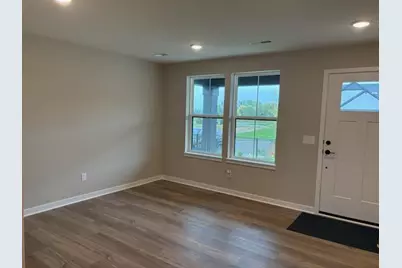 6377 Isle Avenue S, Cottage Grove, MN 55016 - Photo 4