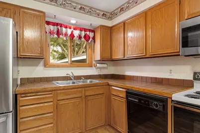 303 15th Avenue SW, Austin, MN 55912 - Photo 24
