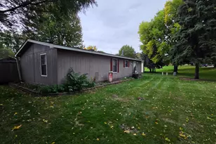 9512 W Sandpiper Dr, Blaine, MN 55434 - Photo 2