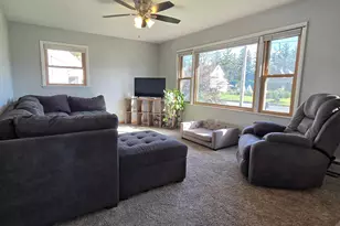 142 5th St NW, Blooming Prairie, MN 55917 - Photo 8