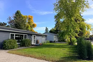 1318 Sunny St, Crookston, MN 56716 - Photo 2