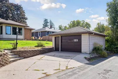 909 Manomin Avenue, West Saint Paul, MN 55118 - Photo 18