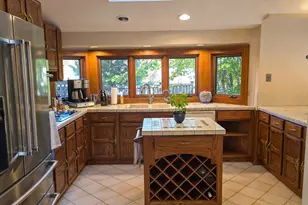 435 Far Hill Rd, Wayzata, MN 55391 - Photo 10