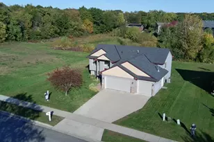 929 Farmers Rdg Trl, Belle Plaine, MN 56011 - Photo 1