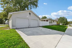 585 9th St N, Bayport, MN 55003 - Photo 40