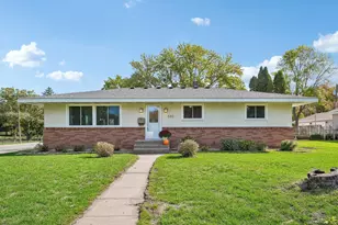 585 9th St N, Bayport, MN 55003 - Photo 2