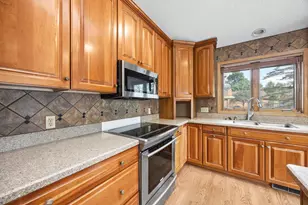 1762 Drake Dr, Eagan, MN 55122 - Photo 16