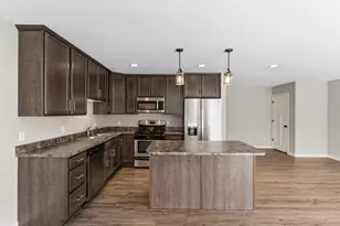18610 Jonesboro Ct, Lakeville, MN 55044 - Photo 2