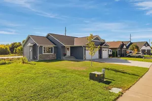 11411 Latham Ln, Chisago City, MN 55013 - Photo 2