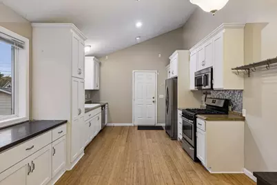 297 Morton Street E, Saint Paul, MN 55107 - Photo 8
