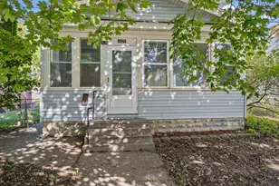1227 Thomas Ave, Saint Paul, MN 55104 - Photo 2