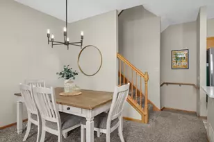 657 Kingfisher Ln, Woodbury, MN 55125 - Photo 8